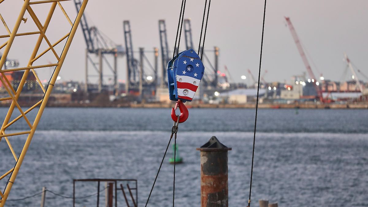 Der Börsen-Tag: US-Zölle schaden eigenen Exporten am meisten - Europa weniger betroffen