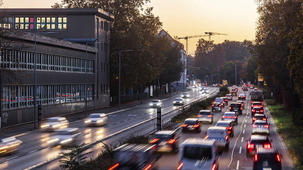 Von der Leyen setzt sich durch: EU-Kommission steuert auf Wende beim Verbrenner-Aus zu