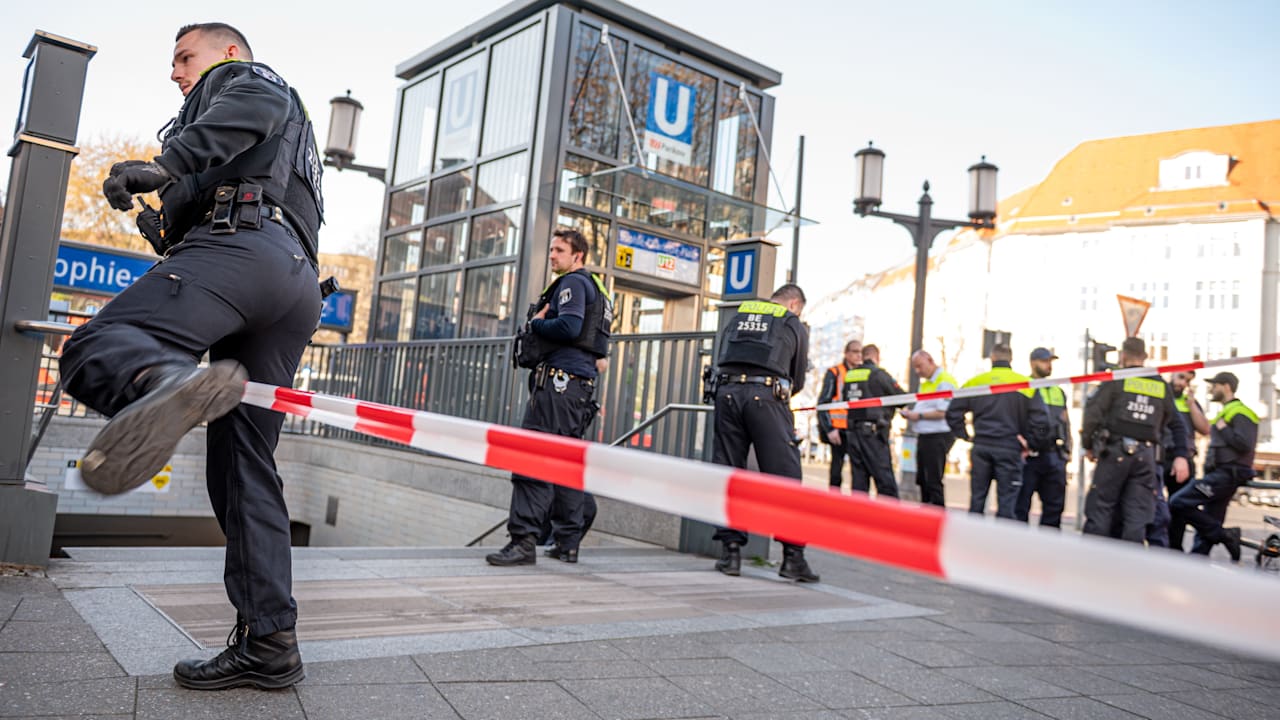 Nach Messer-Attacke in Berlin: Angreifer stirbt nach Schüssen der Polizei | Regional