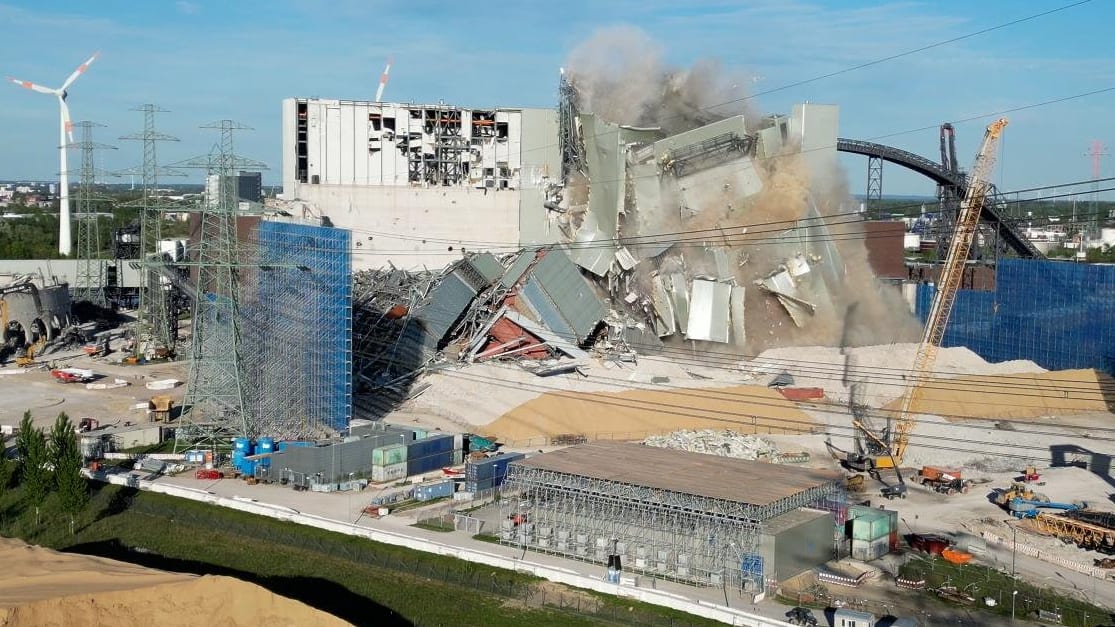 Hamburg: Kohlekraftwerk Moorburg im 2. Versuch endgültig gesprengt | Regional