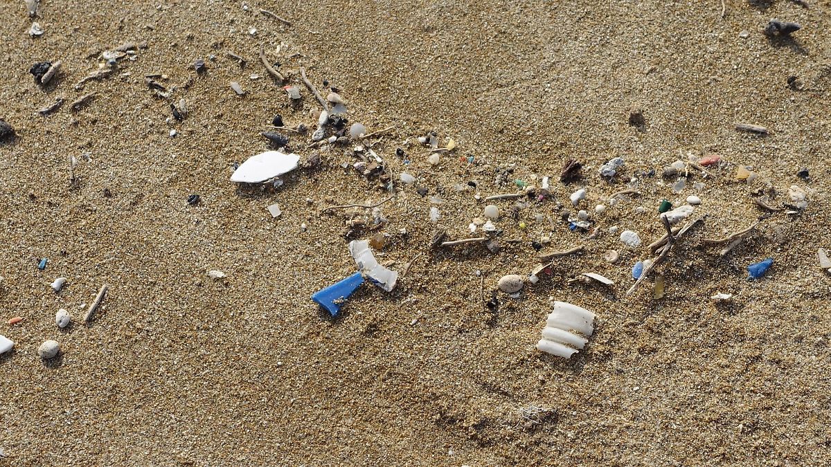 Schwer abbaubare Plastikpartikel: EU plant strengere Regeln gegen Mikroplastikverschmutzung