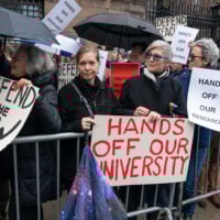 Die US-Regierung hat Druck auf die Columbia University ausgeübt. Für mehrere Wissenschaftler ist das ein Grund, das Land zu verlassen.