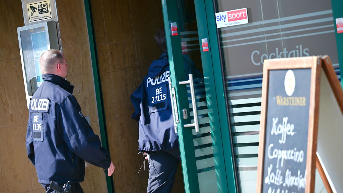Razzia in Berlin: 400 Polizisten durchsuchen Spätis, Cafés und Imbisse nach illegalen Automaten
