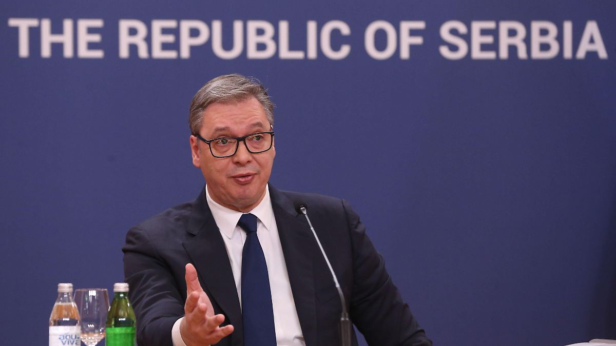 Politisch völlig unerfahren: Serbiens Präsident nominiert Arzt als Regierungschef