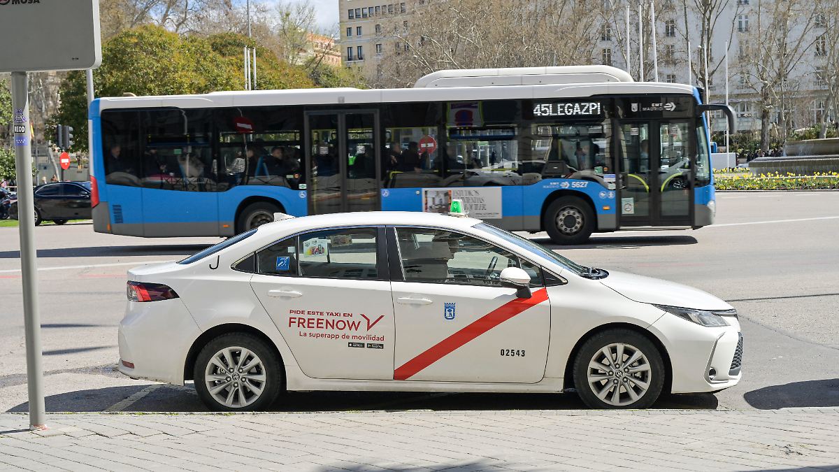 Lyft greift in Europa an: BMW und Mercedes verkaufen Taxi-App Freenow