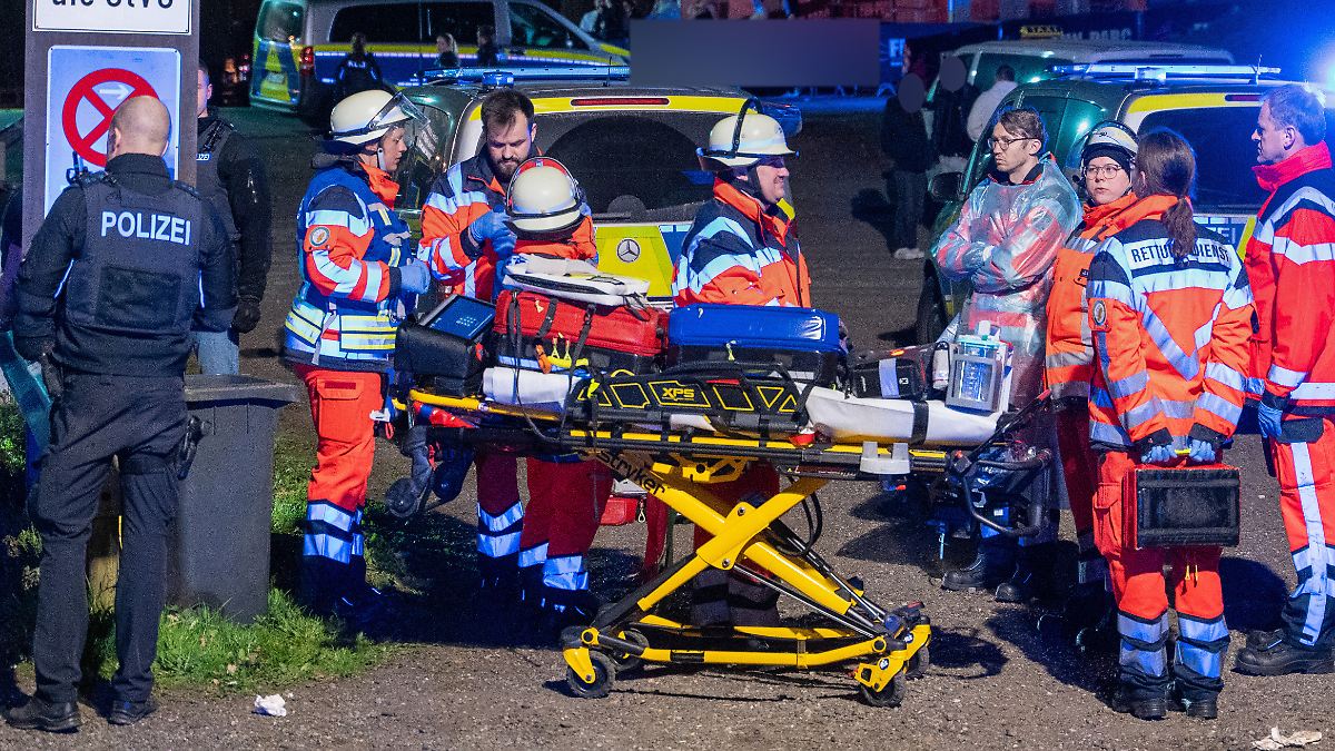 Gruppe behindert Rettungskräfte: 21-Jähriger stirbt nach Streit in Disco bei Hamburg