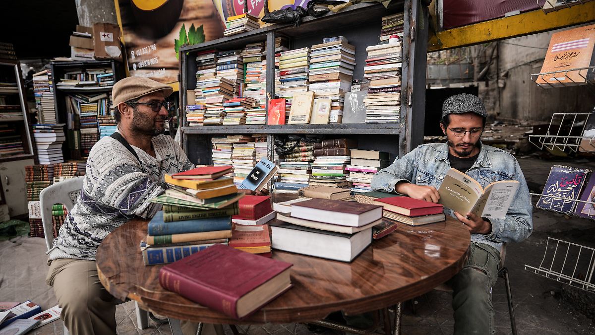 Verbrannt, verteufelt, versteckt: Syriens verbotene Bücher kehren zurück