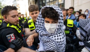 Polizei kündigt Räumung an: Palästina-Aktivisten besetzen Uni-Hörsaal in Berlin