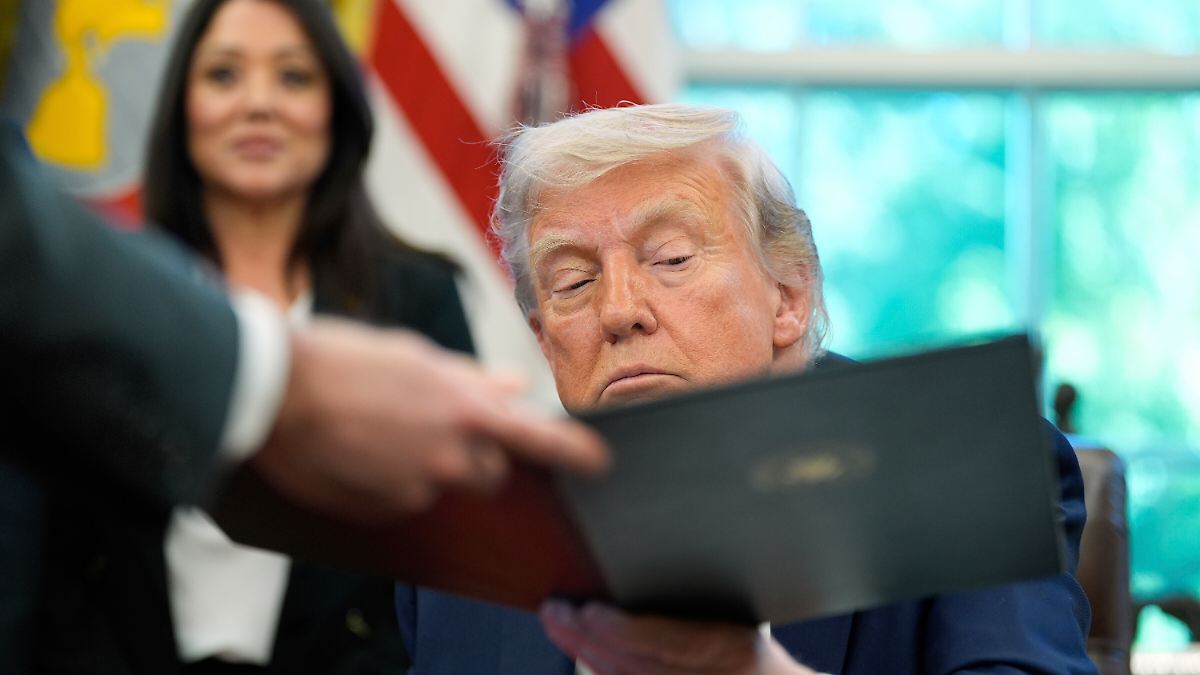 Umfrage unter großen Firmen: Deutsche Unternehmen trotzen bisher Trumps Anti-Woke-Erlass
