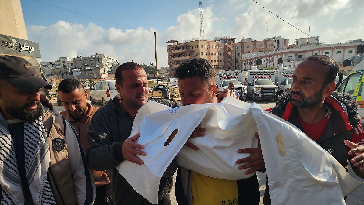Palästinenser sollen fliehen: Israel kündigt "gewaltigen Angriff" im Gazastreifen an
