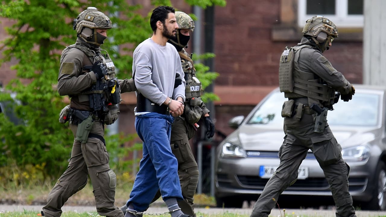 Terror-Anschlag in München: SEK fliegt Attentäter in den Knast | Regional