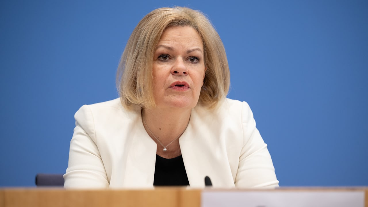 Magazin schlägt Alarm: „Economist“: Meinungsfreiheit in Deutschland in Gefahr | Politik