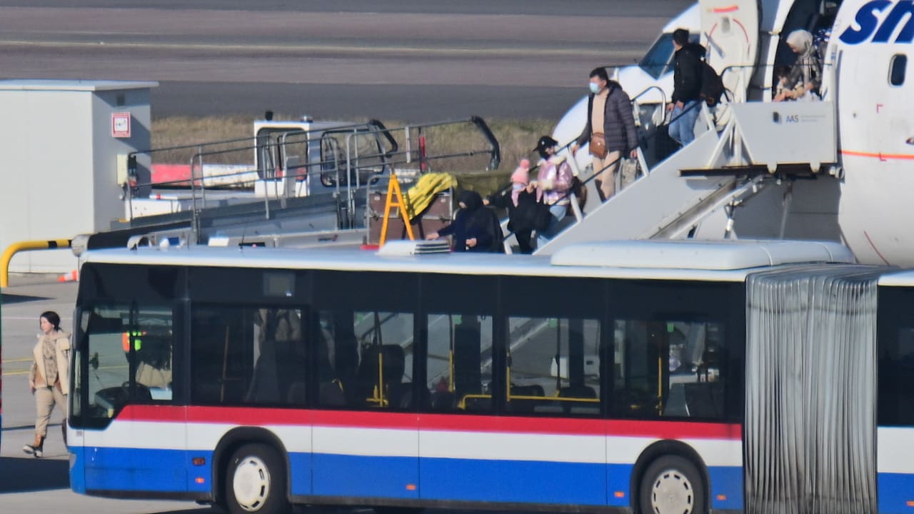 126 Personen an Bord: Nächster Afghanen-Flieger im Anflug | Politik