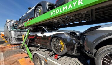 Stau auf A4 bei Dresden: Fünf Porsche bei Unfall mit Lkws beschädigt | Regional