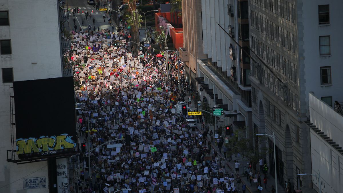 Landesweit Demos in den USA: Trump sieht sich erstem Massenprotest gegenüber