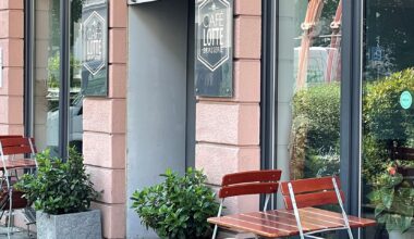 Das Café Lotte im Dortmunder Kaiserviertel veranstaltet jeden zweiten Donnerstag ein Afterwork-Event mit DJs und Getränken.
