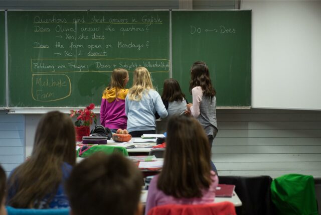 Nach der Grundschule geht es für die Kinder auf eine weiterführende Schule. Aber das Schulsystem in Castrop-Rauxel hat fürs kommende Schuljahr ein paar Defizite. Die Schulverwaltung und -politik diskutiert, was das für die Zukunft bedeutet.