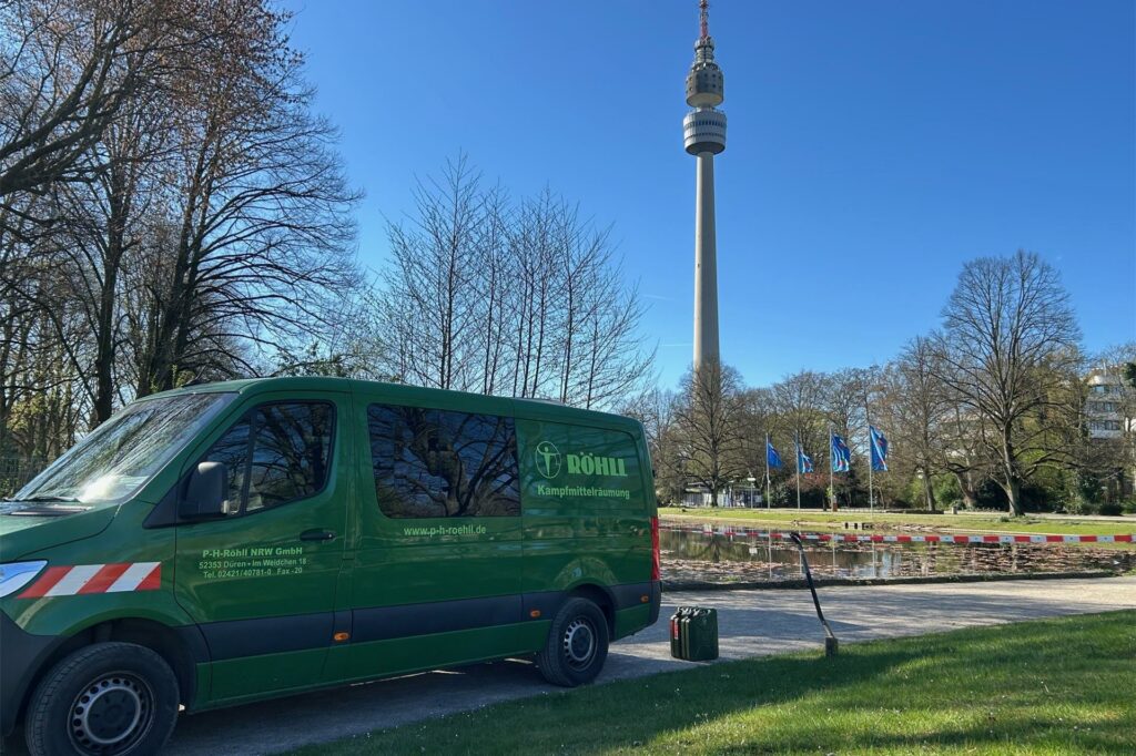 Am Kaiserhain-Teich am Westfalenpark fand man ungefährliche Überreste einer Brandbombe. 