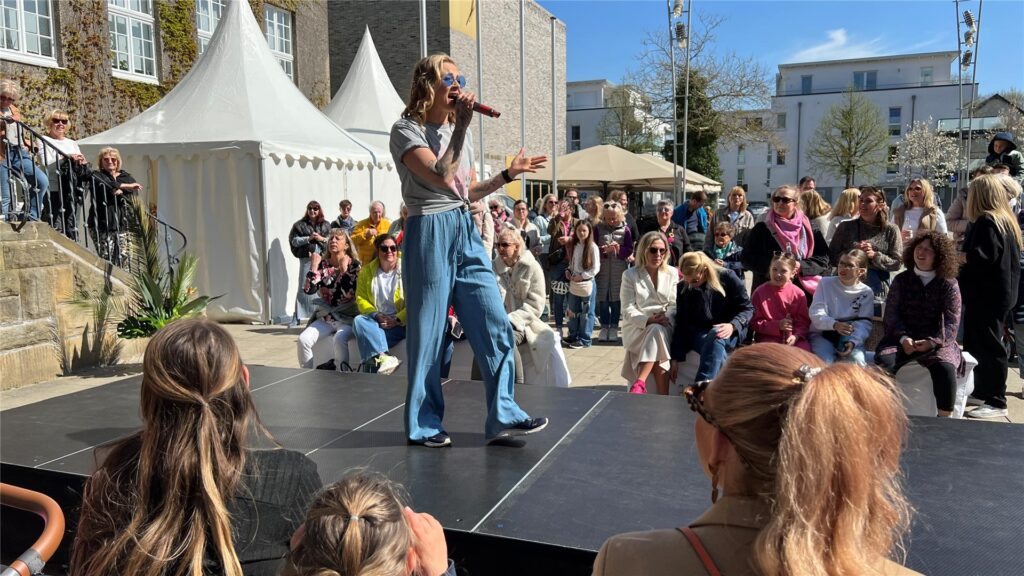 Live-Musik, Snacks und neue Fashion-Trends sorgen für echtes Frühlingsfeeling in Holzwickede.