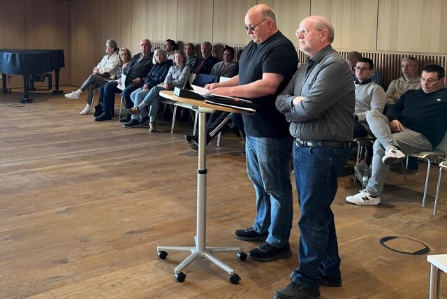 Bernd Weber (r.) und Andreas Franke vertraten im Ausschuss die protestierenden Anwohner, die das Bauprojekt in ihrer Nachbarschaft verhindern wollten.