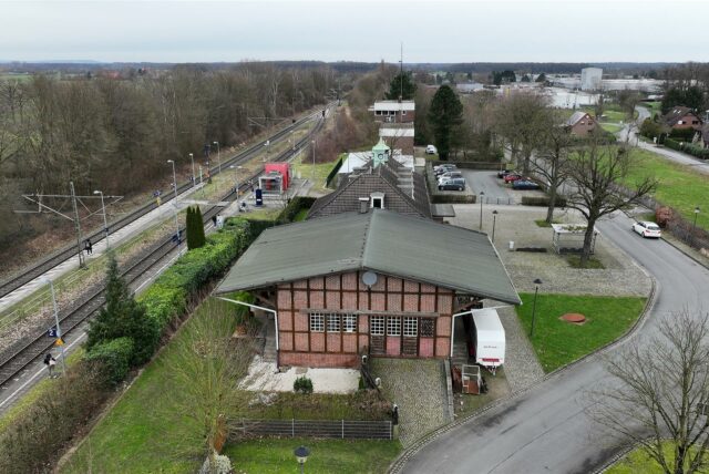 An den Bahnhöfen, wie hier in Ascheberg, liegen zwei Gleise. Nicht aber auf der Strecke dazwischen. Bis sich das ändert, werden noch viele Jahre vergehen. Aber die Planungsarbeiten sind gestartet.