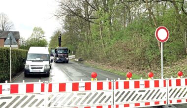 Wasserrohrbruch auf dem Hacheneyer Kirchweg: Straße ist aktuell gesperrt