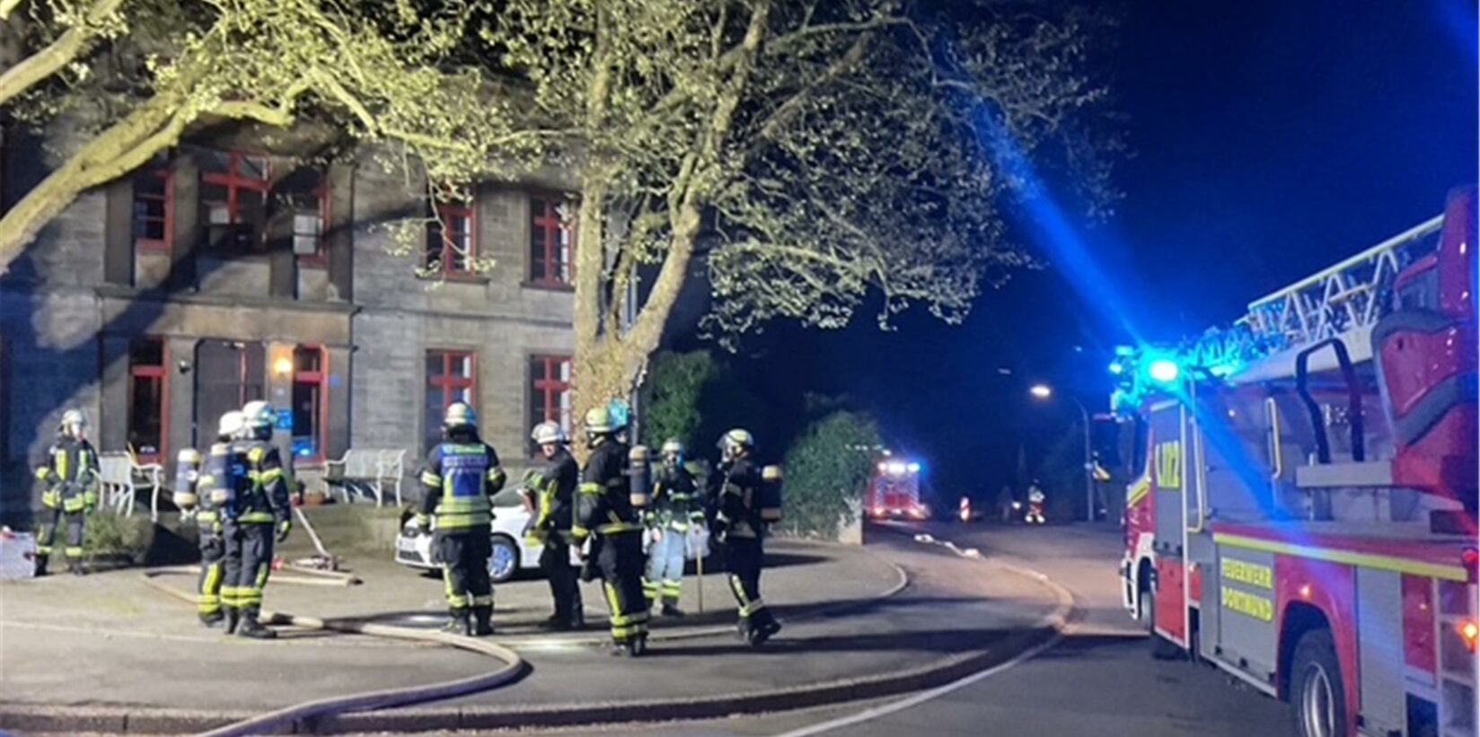 Jugendgruppe muss Gebäude nach Kellerbrand räumen