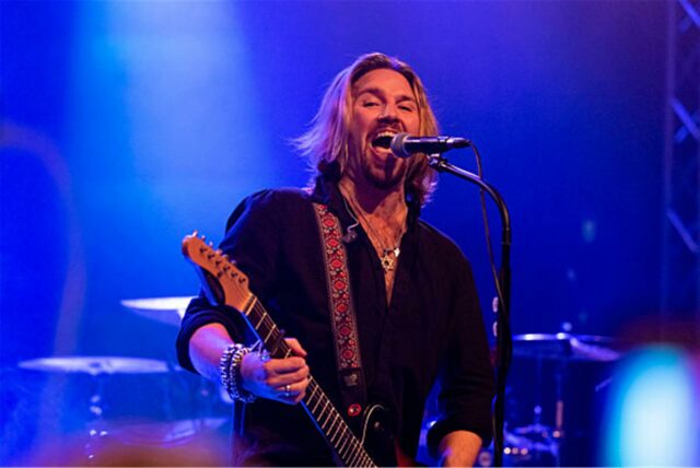 Beim Konzert im Rahmen der „Alles auf Hoffnung Tour“ steht Gil Ofarim auf der Bühne.