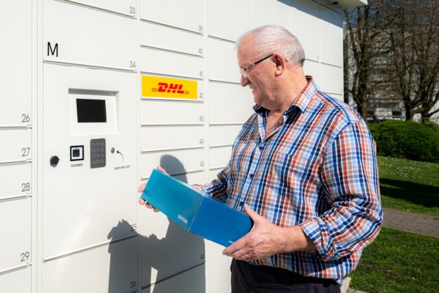Die neue Paketstation in Castrop-Rauxel bietet Mieterinnen und Mietern wie Viktor Frescher eine bequeme, nachhaltige und anbieteroffene Lösung für die Paketzustellung direkt vor der Haustür.