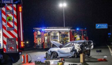 Autounfall auf der A59 bei Duisburg: Zwei Tote, ein Verletzter