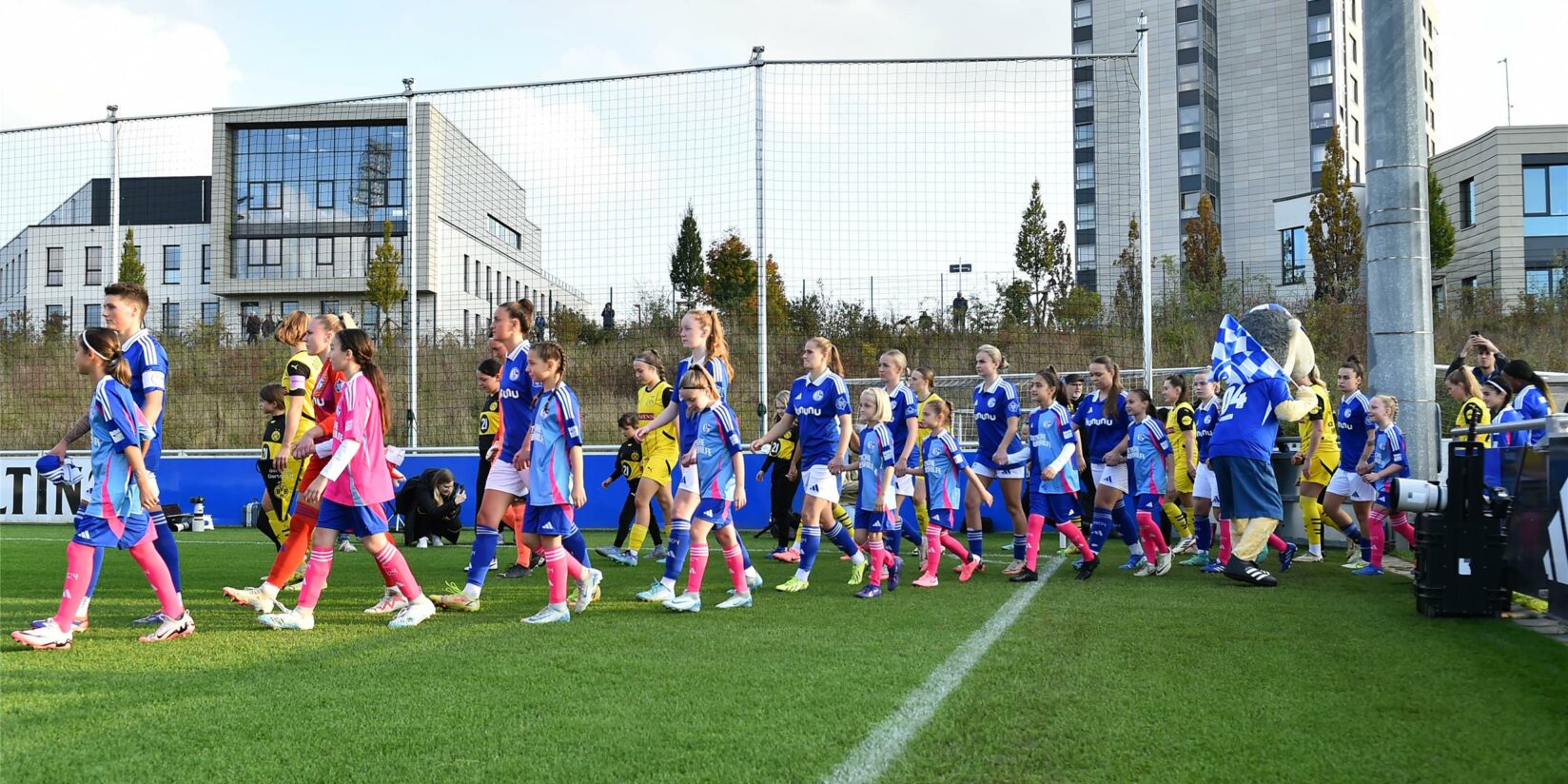 Frauen-Derby live & kostenlos im Stream