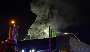 Geruchsbelästigung in Marl durch Schrottplatz-Brand in Essen : Warn-App schlägt Alarm