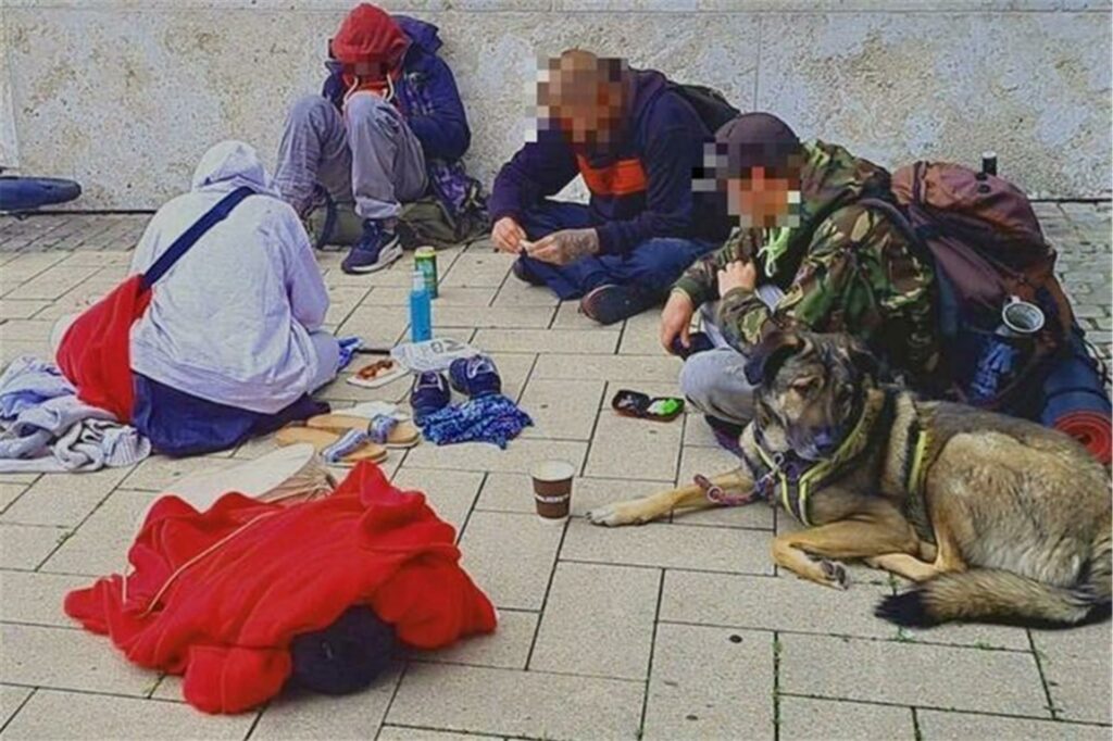 Drogenabhängige campieren an der Thier-Galerie. Das Foto stammt aus dem Jahr 2023.