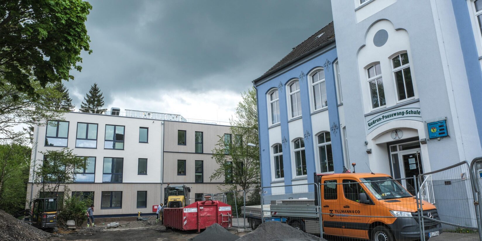 Schüler ziehen in innovative Neubauten