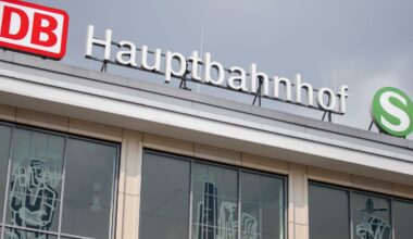 Mann bedroht Mitarbeiter mit Messer