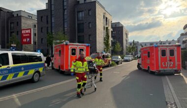 Feuerwehr bringt zwei Verletzte ins Krankenhaus