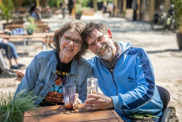 Beste Laune und bestes Wetter zur Eröffnung: Im Revierpark Wischlingen hat am Samstag (26.4.) der Pilina Beach das erste Mal eingeladen.