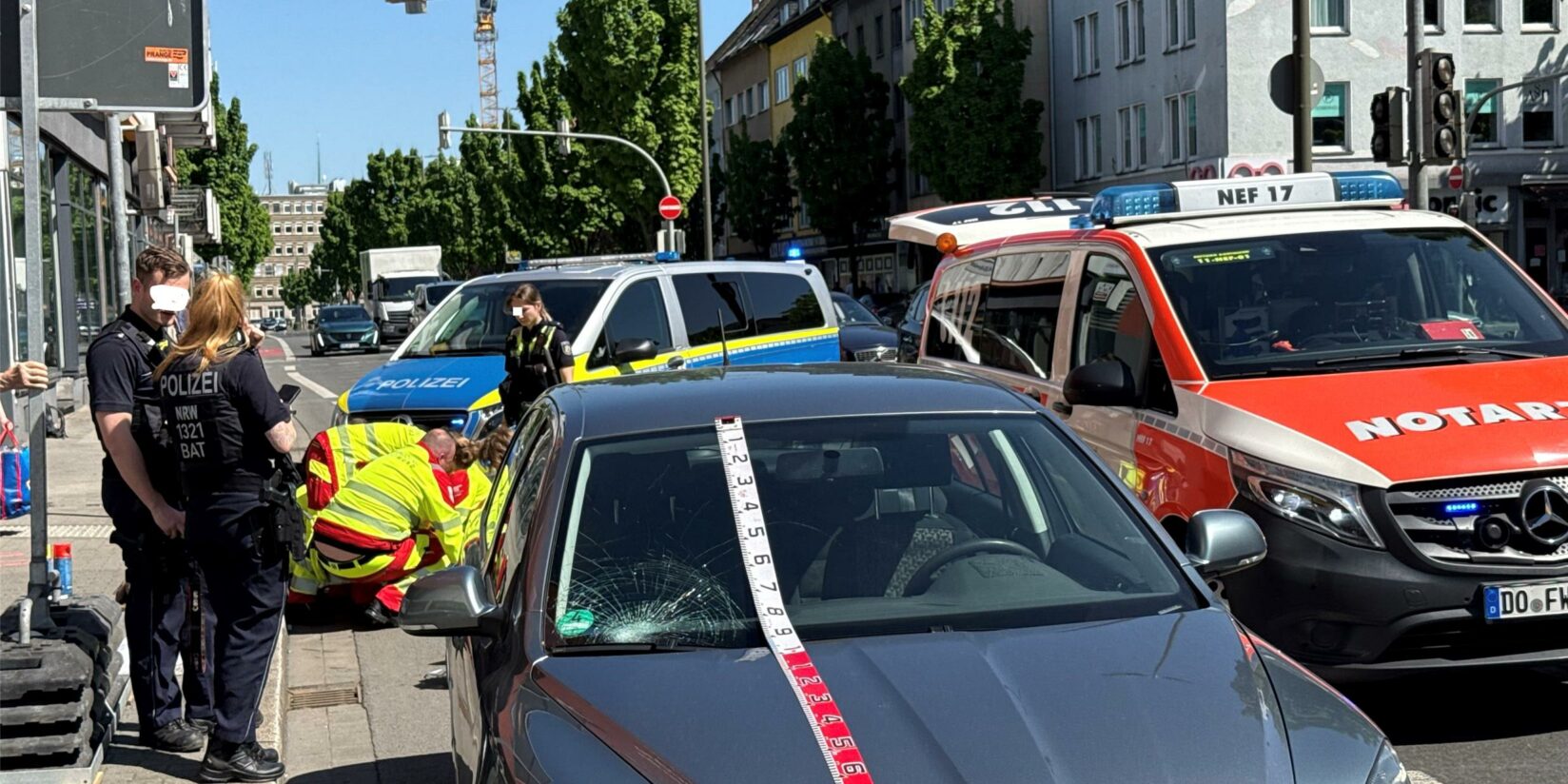 Autofahrer (91) erfasst Fußgängerin auf Rheinischer Straße