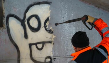 Schmierereien - Frankfurt baut Kampf gegen Vandalismus an Haltestellen aus - Wirtschaft