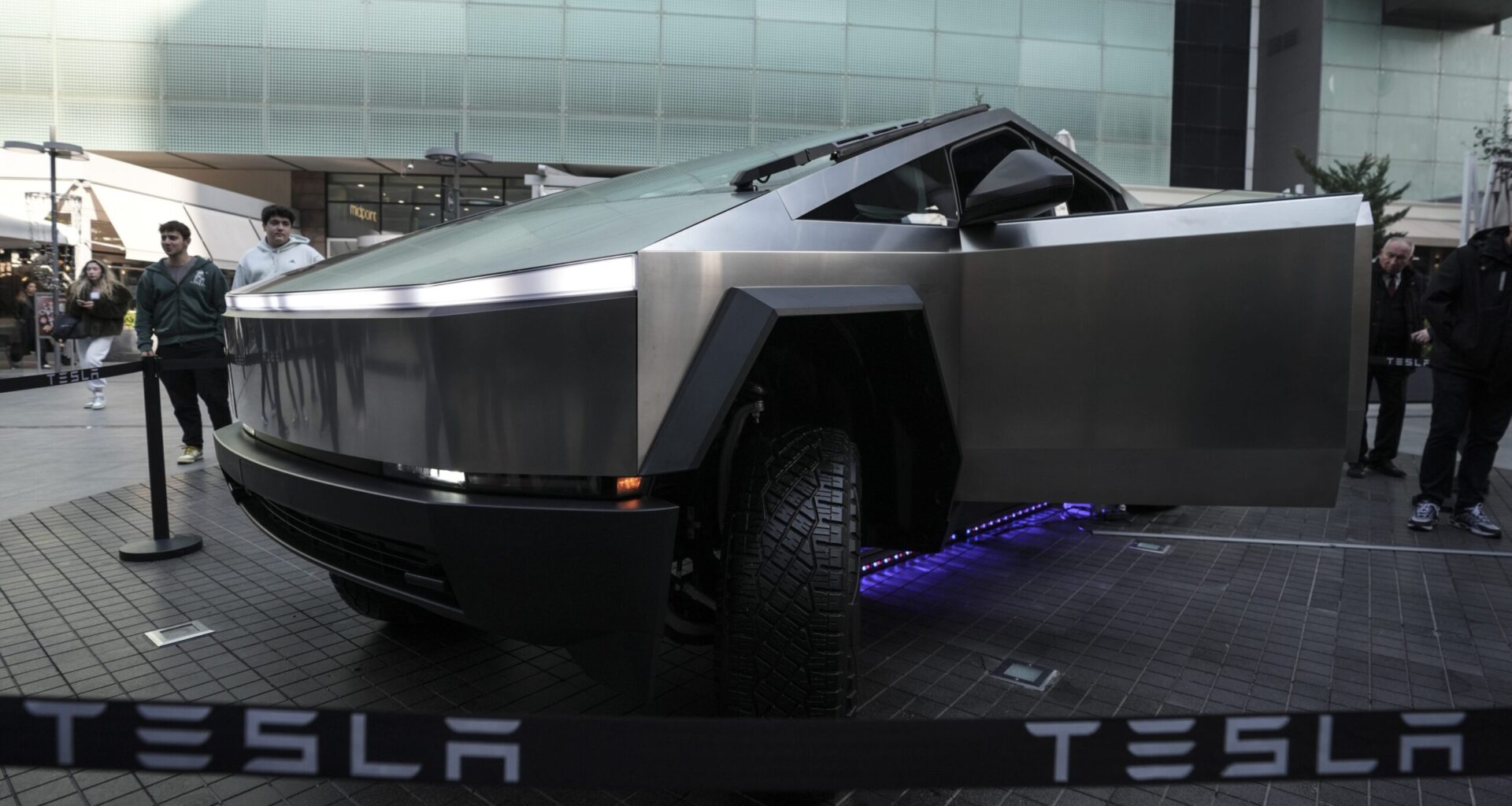 Tesla hat Schwierigkeiten, so viele Cybertrucks zu verkaufen, wie Elon Musk voraussagte.