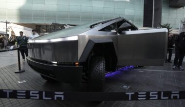 Tesla hat Schwierigkeiten, so viele Cybertrucks zu verkaufen, wie Elon Musk voraussagte.