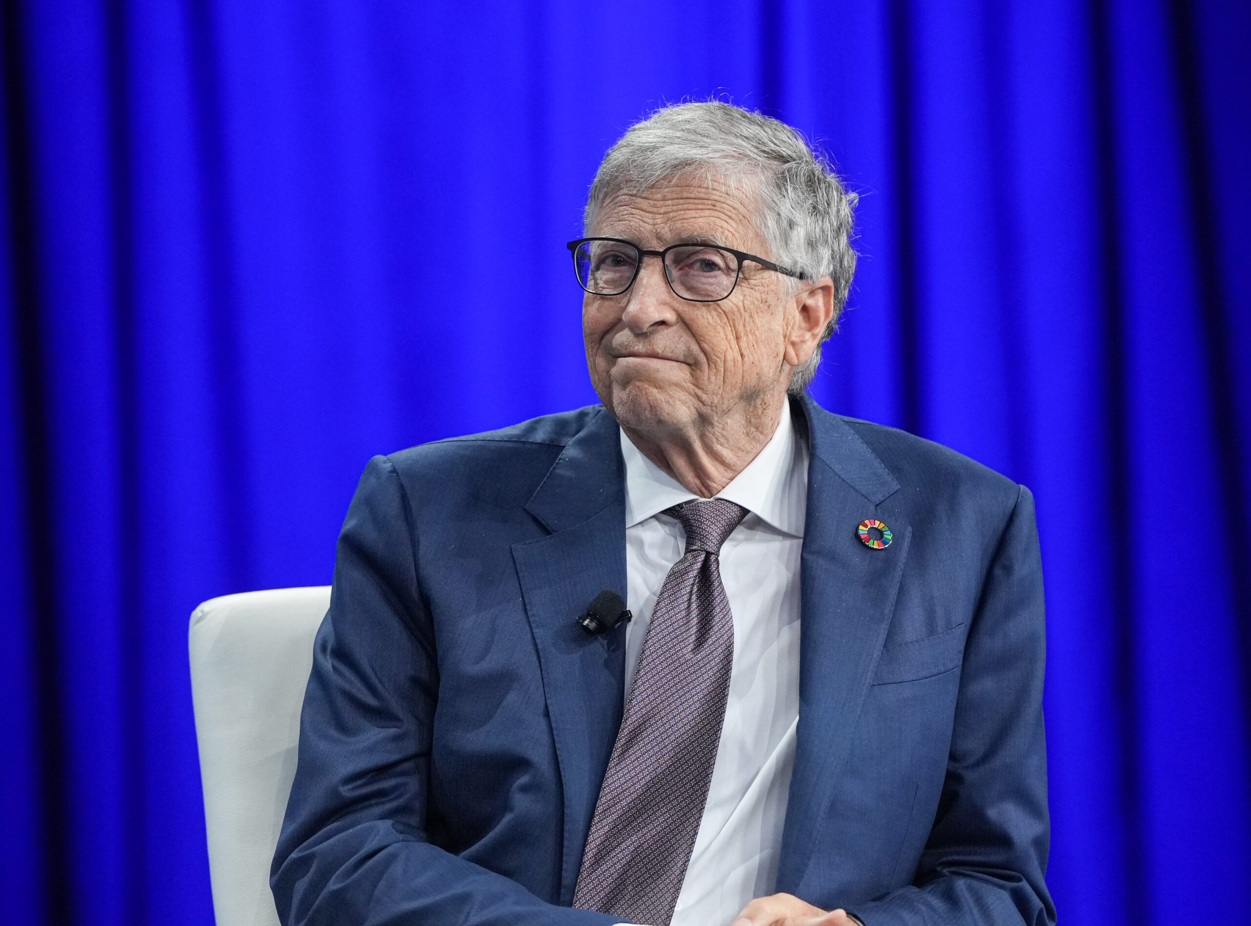 Gemeinsam mit seinem Kindheitsfreund Paul Allen hat Bill Gates Microsoft 1975 gegründet. 