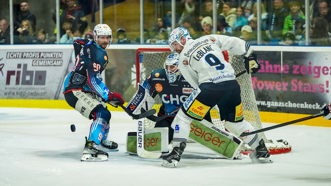 Ravensburg duscht Dresden: Bierbecher-Zoff beim Aufstiegs-Finale | Sport