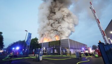 Rauchwolke über Essen: Schrottplatz brennt | News