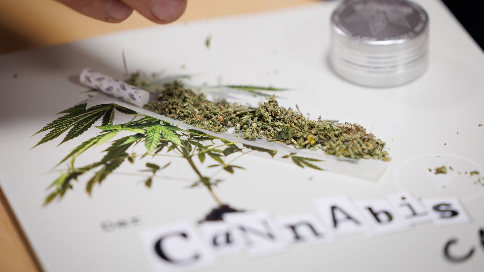 "Wegen rechtlicher Zwänge": Bayern genehmigt drei Cannabisclubs