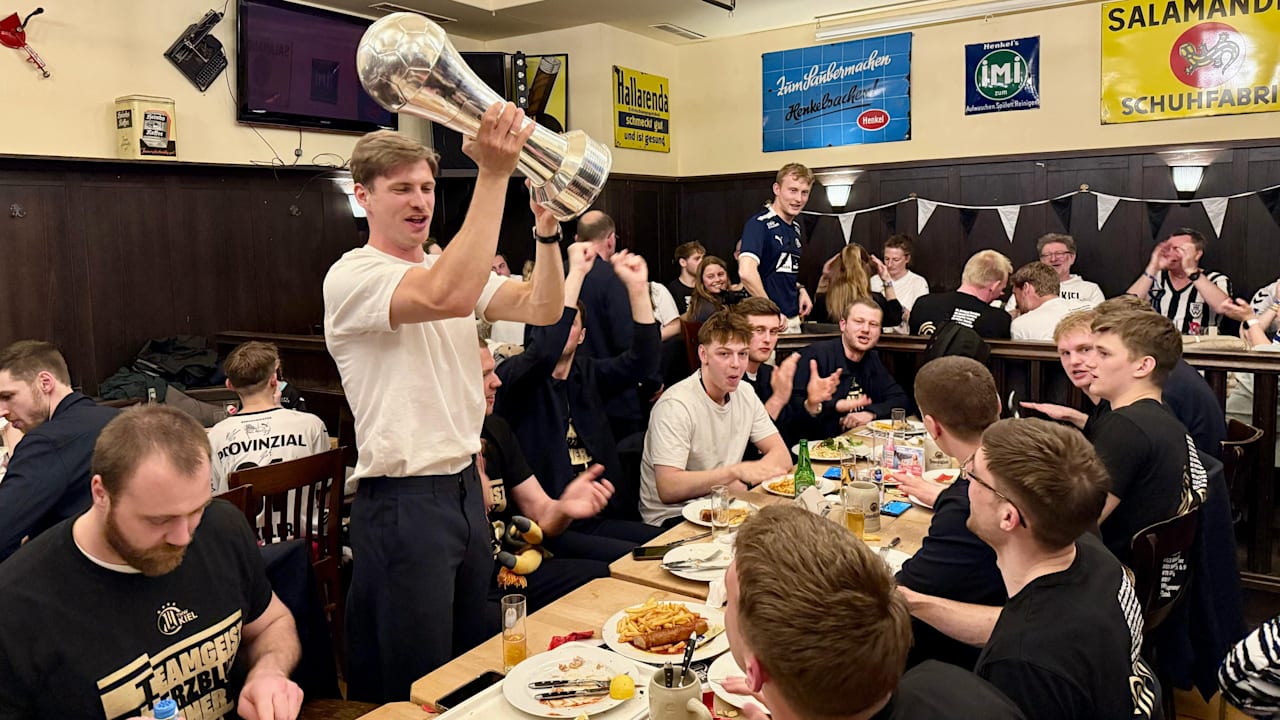 THW Kiel: Pokal-Sause nach Köln-Triumph! Kieler Party mit Currywurst & Pommes | Sport