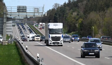 Verkehr - Wenige Staus zum Ferienende - Ausnahme auf A3 nach Brand - Bayern