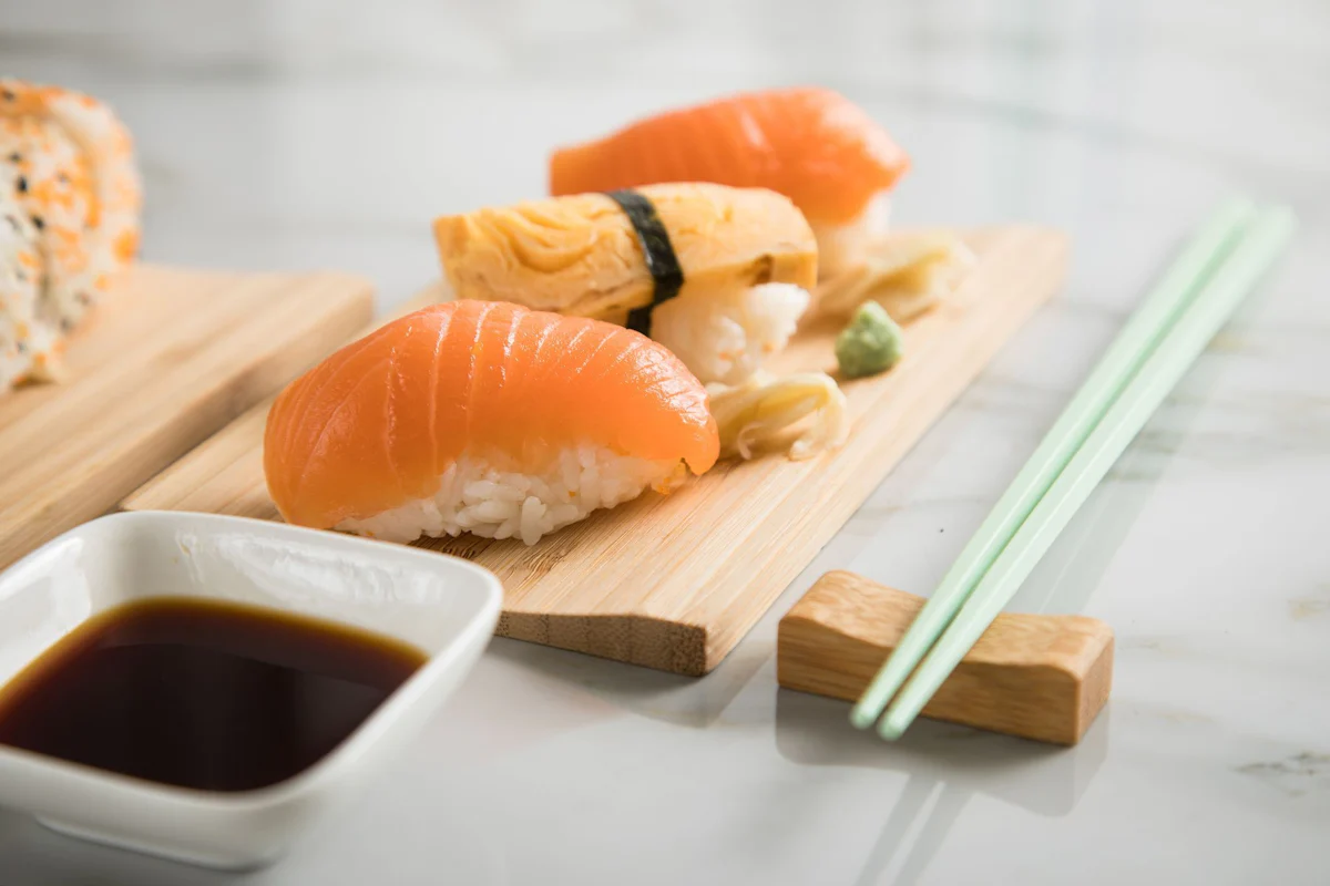 Zügig zubereiten - Sushi & Co. selber machen: Wenn roher Fisch ins Essen kommt - Gesundheit