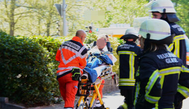 Im Bett geraucht: Mann wird bei Feuer in Wohnung schwer verletzt | Regional