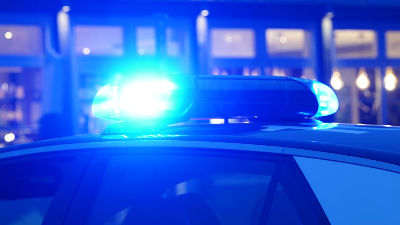 Messerattacke: Mann vor Disco in Düsseldorf niedergestochen | Regional